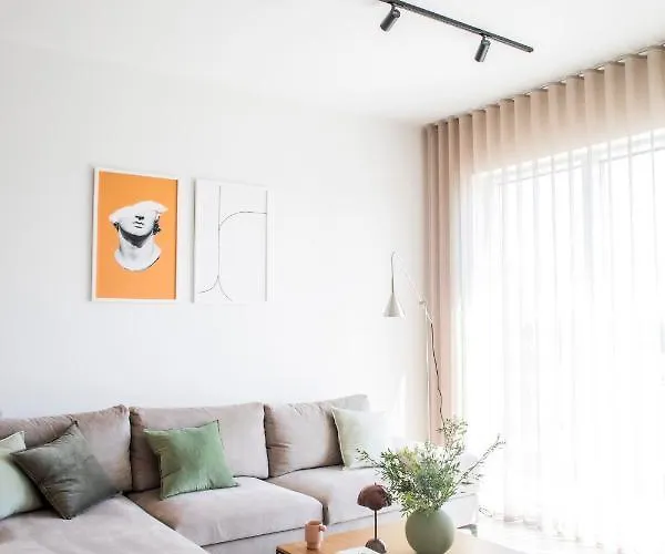 Апартаменты Kadriorg Plaza 2 Bedroom Free Parking